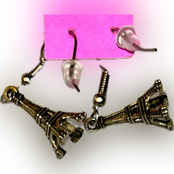 Neiman Marcus Jewelry - NWT buster punch  / gallery dept artist / luxury earrings hypoallergenic